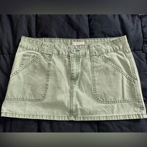 Ambercrombie Mini Skirt size 6 - green